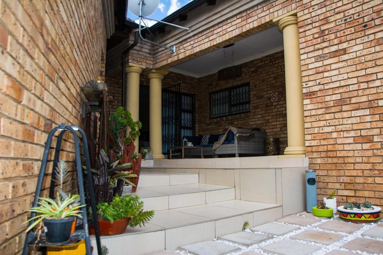 Mrhali Boutique Guest House KwaMhlanga Exterior photo